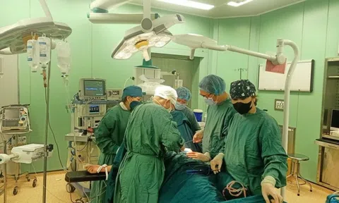 3 giờ phẫu thuật cứu sống bé gái bị vết thương ở tim nguy kịch