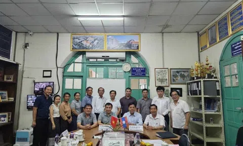 Hai bệnh viện Tây y của Việt Nam - Lào hợp tác y khoa