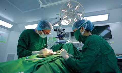 Kỹ thuật vi phẫu giành lại cơ hội làm cha cho nam giới