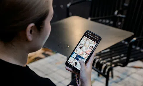 Người dùng “lột xác” với phiên bản mới linh hoạt, đầy sáng tạo với Galaxy Z5 Series